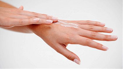 Как да се преборим със сухата кожа по ръцете